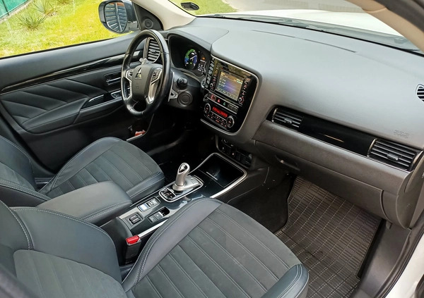 Mitsubishi Outlander cena 95000 przebieg: 67000, rok produkcji 2019 z Rydzyna małe 172